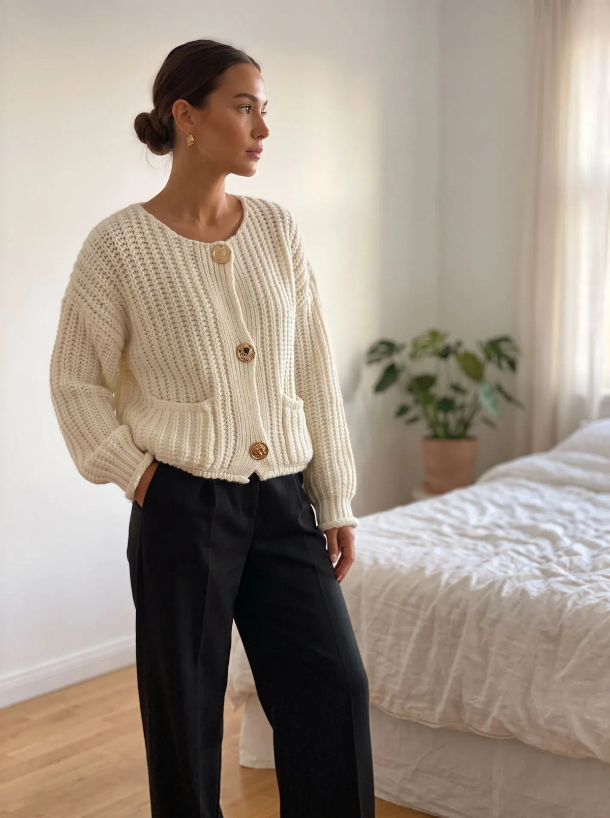 Women's Plush Chunky Knit Winter Cardigan | Crew Neck Button-Front Sweater