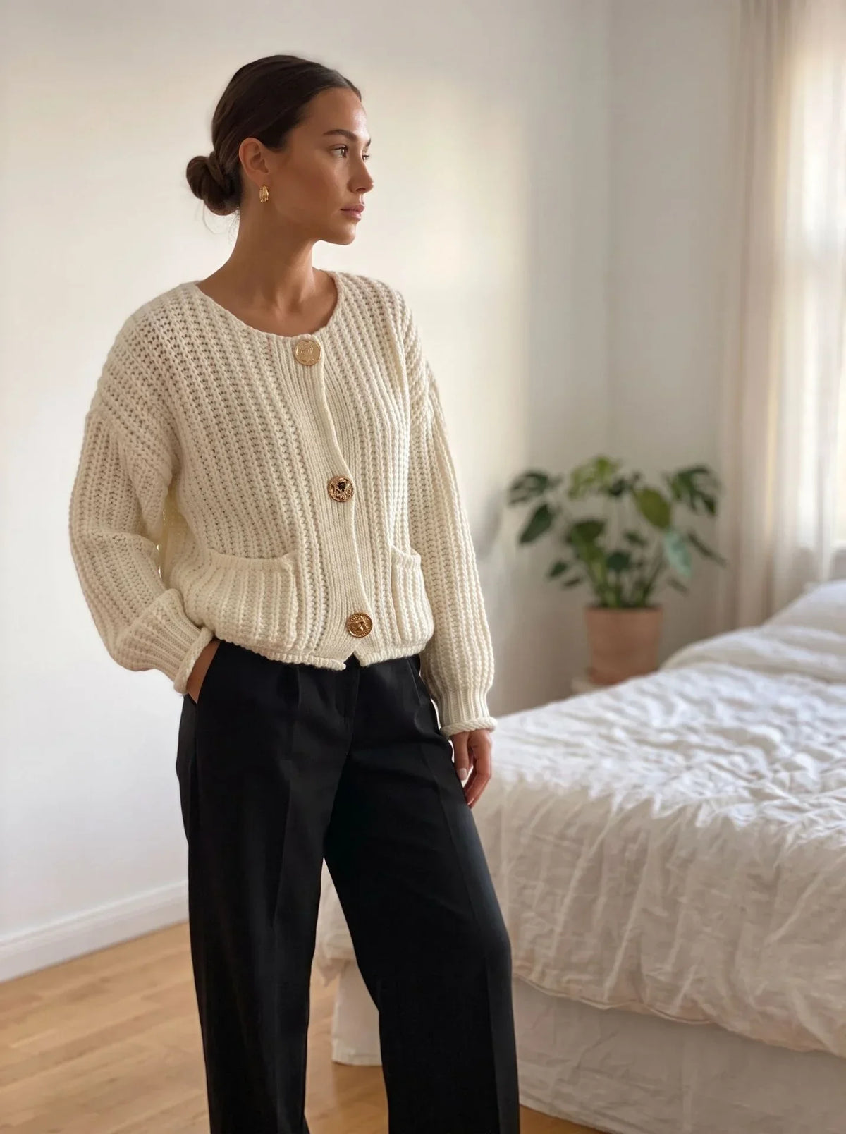 Women's Plush Chunky Knit Winter Cardigan | Crew Neck Button-Front Sweater