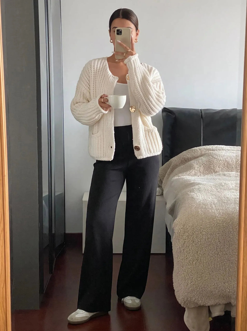 Women's Plush Chunky Knit Winter Cardigan | Crew Neck Button-Front Sweater