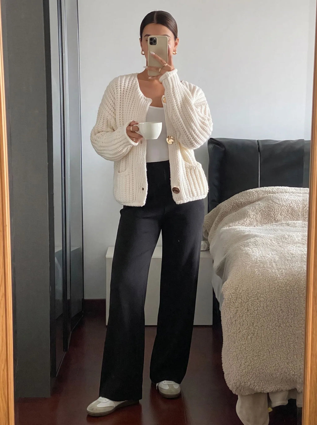 Women's Plush Chunky Knit Winter Cardigan | Crew Neck Button-Front Sweater